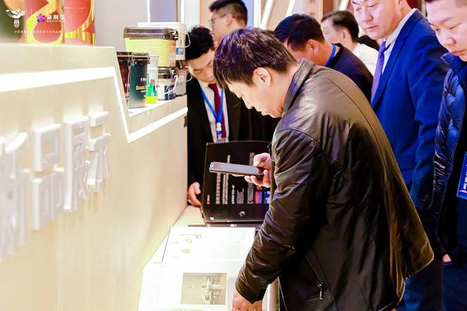 “定调”2024-2026！紫荆花决战建涂市场(图8)