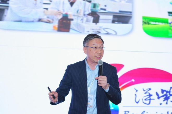 紫荆花新材料集团亮相2024全球涂料行业技术服务创新发展高峰论坛(图5)