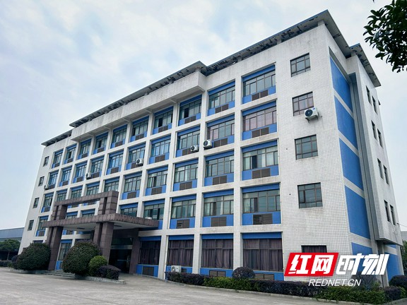 聚力攻坚季｜从“跟跑”到“领跑”族兴新材实现高端铝颜料“突围”