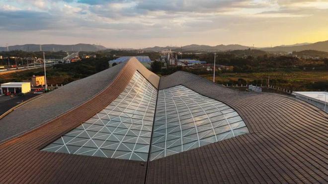 球盟会：20万片“瓦”升级亮相瓦窑岗服务区更智能更温情(图2)