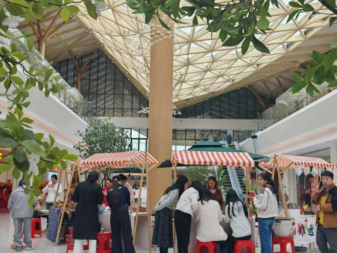 球盟会：20万片“瓦”升级亮相瓦窑岗服务区更智能更温情(图6)